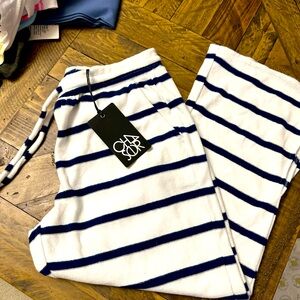 Chaser 2 piece set. NWT SMALL